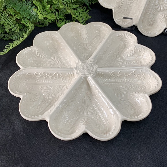 2 Mottahedeh Metropolitan Museum of Art Queensware embossed ceramic 6 heart dish - Picture 3 of 11